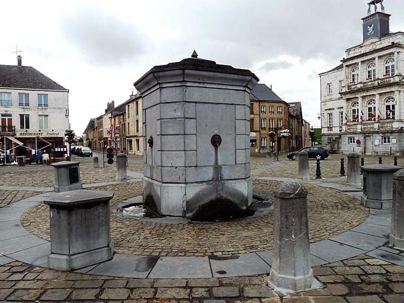 Appartamento Le Bastion Rocroi Esterno foto